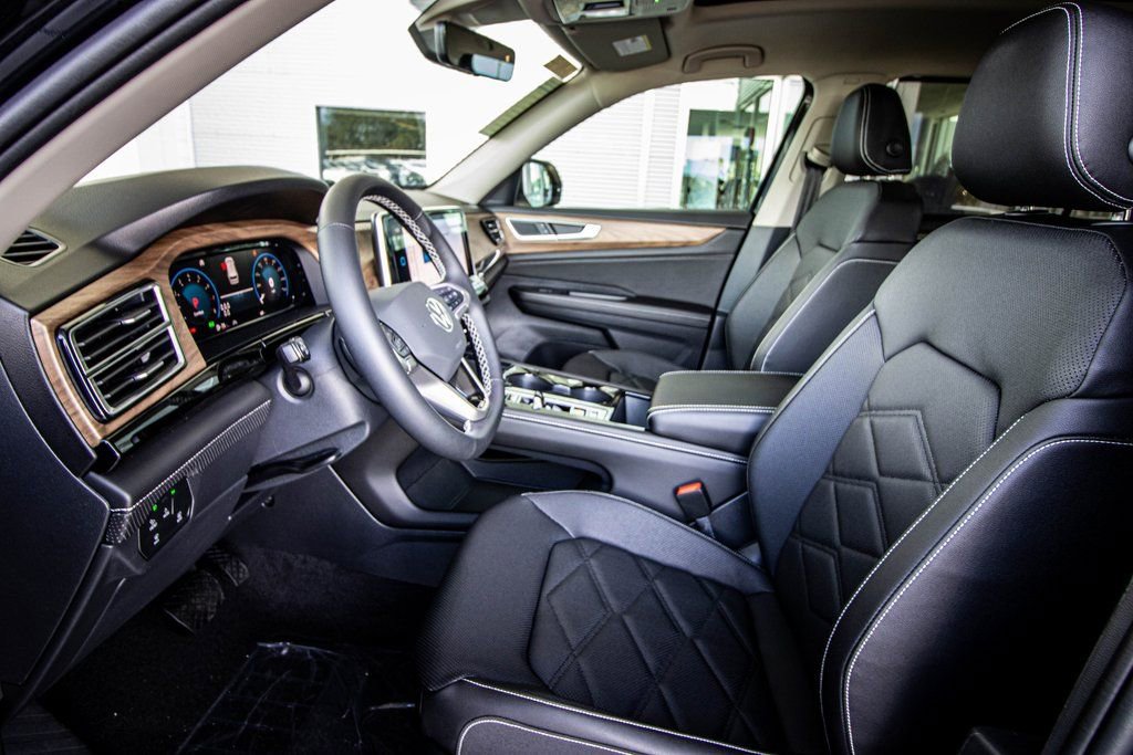 2026 Volkswagen Atlas SE w/Tech - Photo 29