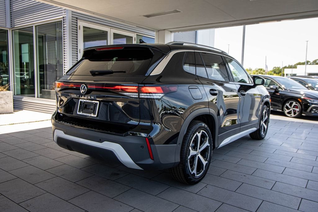 New 2026 Volkswagen Tiguan SE SUV
