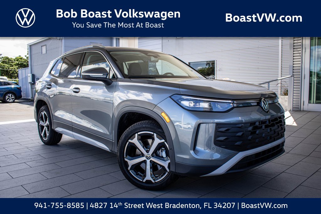 2025 Volkswagen Tiguan SE's photo