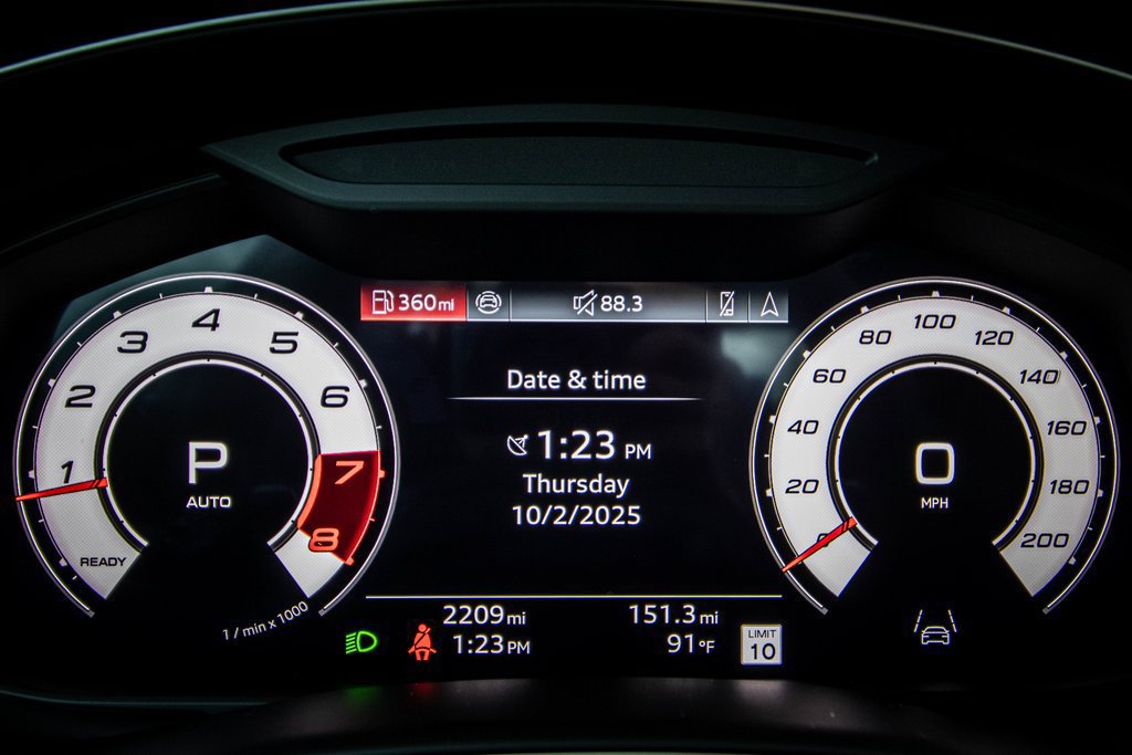 2025 Audi RS Q8 Base - Photo 43
