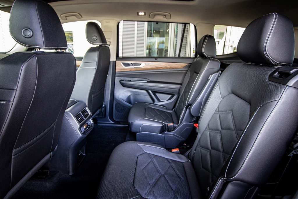 2026 Volkswagen Atlas SE w/Tech - Photo 44
