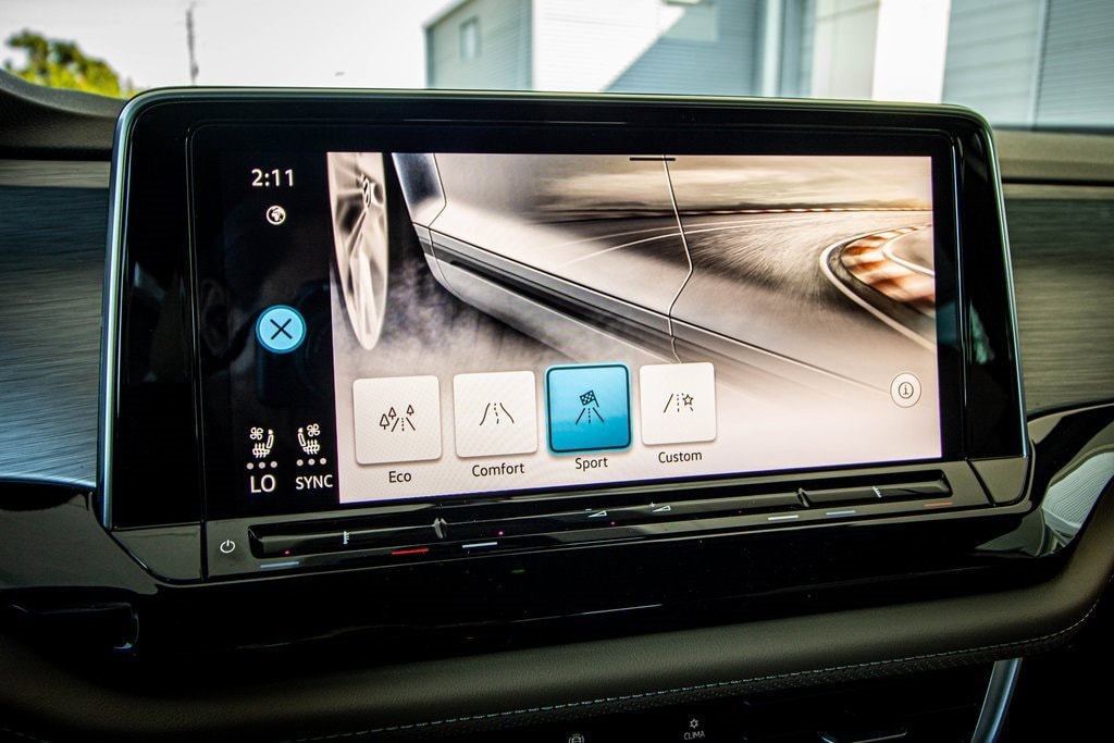 New 2026 Volkswagen Atlas Cross Sport 2.0T SE SUV