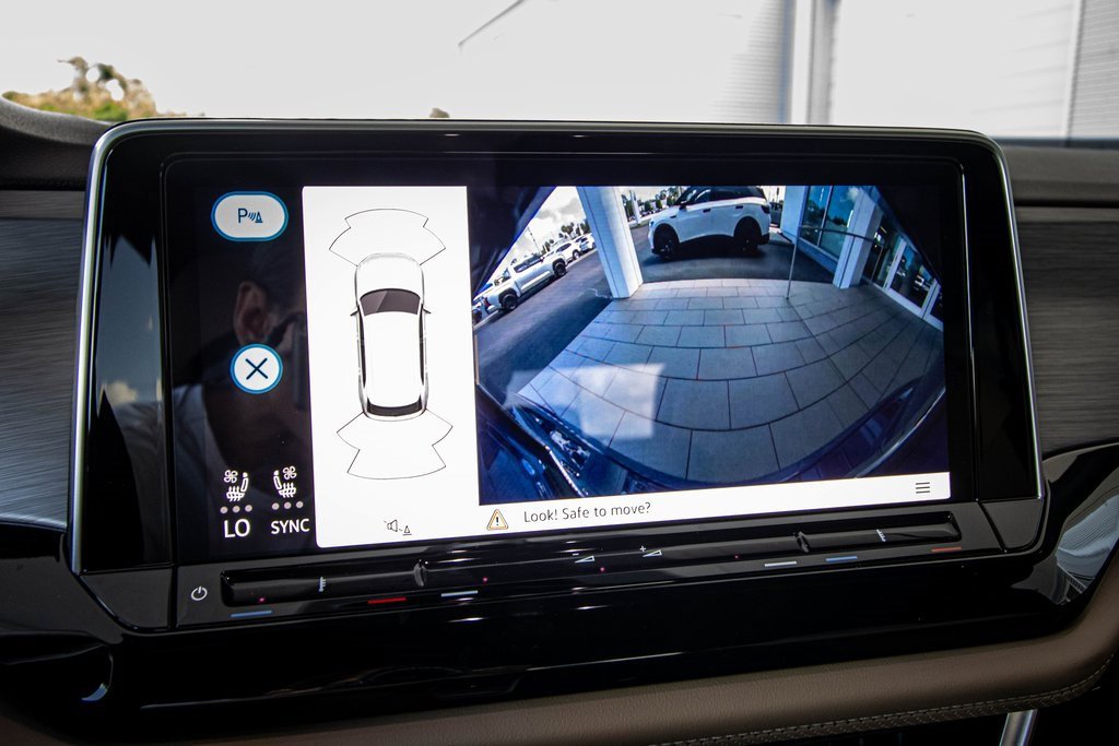 2025 Volkswagen Atlas Cross Sport SE Technology photo 2