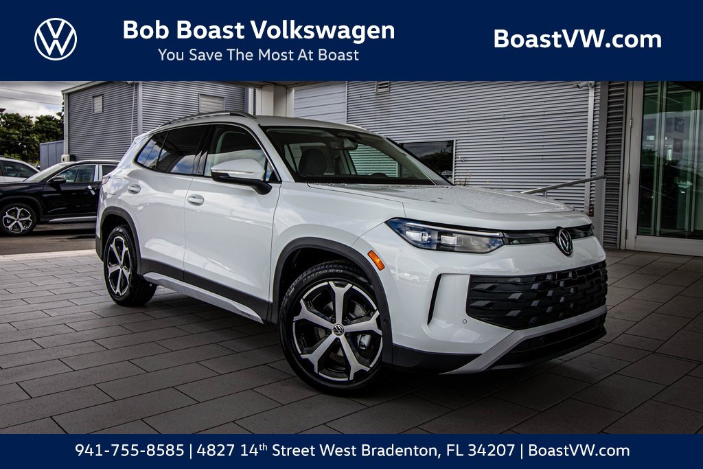 2026 Volkswagen Tiguan SE's photo