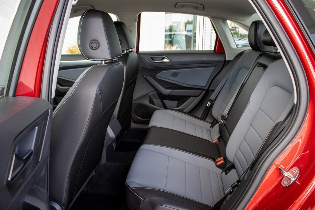 2025 Volkswagen Jetta SE - Photo 45