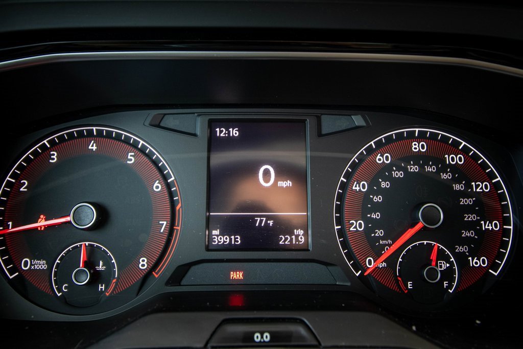 2020 Volkswagen Jetta 1.4T R-Line photo 2