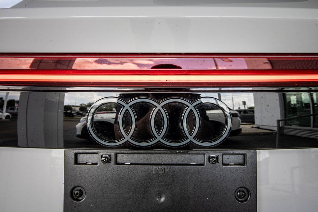 2025 Audi RS Q8 Base - Photo 16