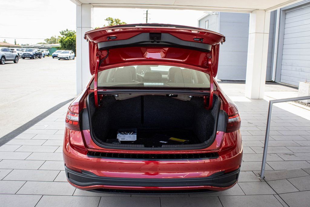 2025 Volkswagen Jetta SE - Photo 16