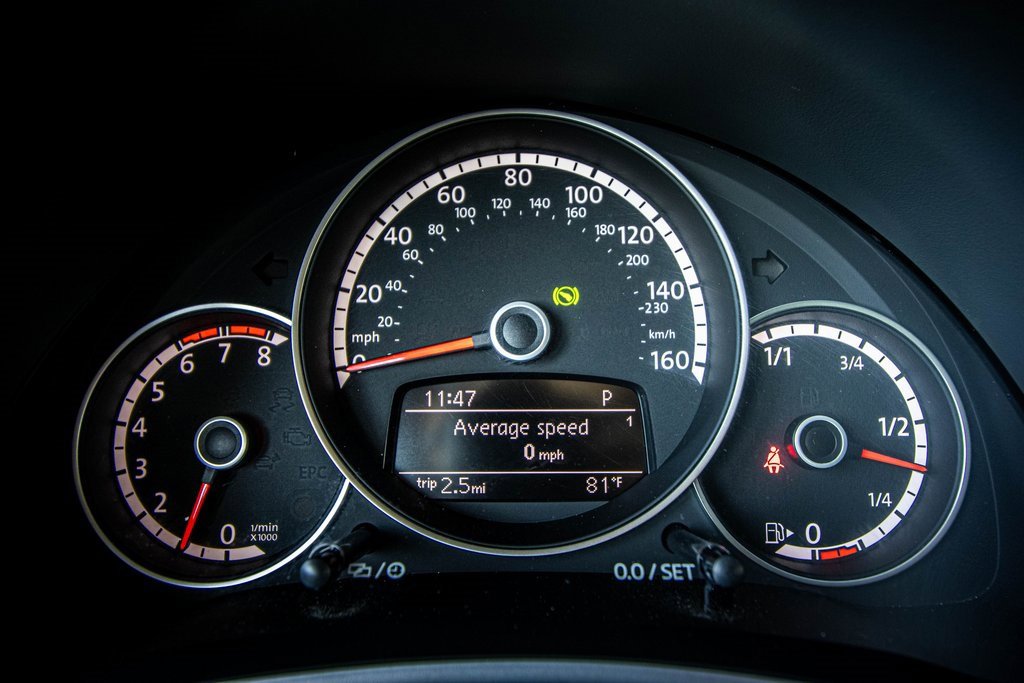 2014 Volkswagen Beetle R-Line photo 2