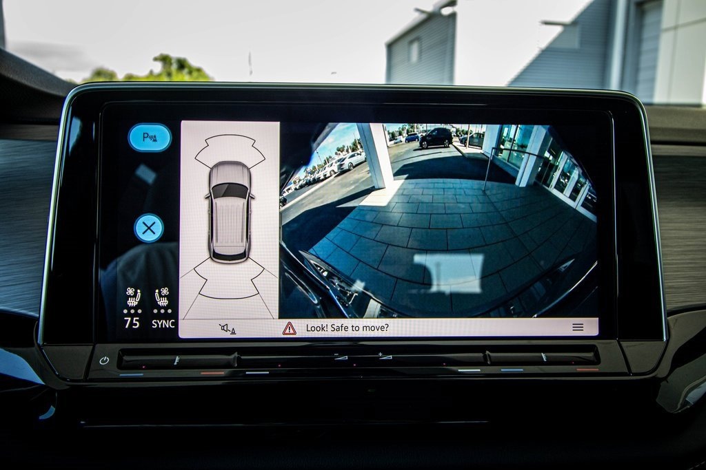 New 2026 Volkswagen Atlas Cross Sport 2.0T SE w/Technology SUV