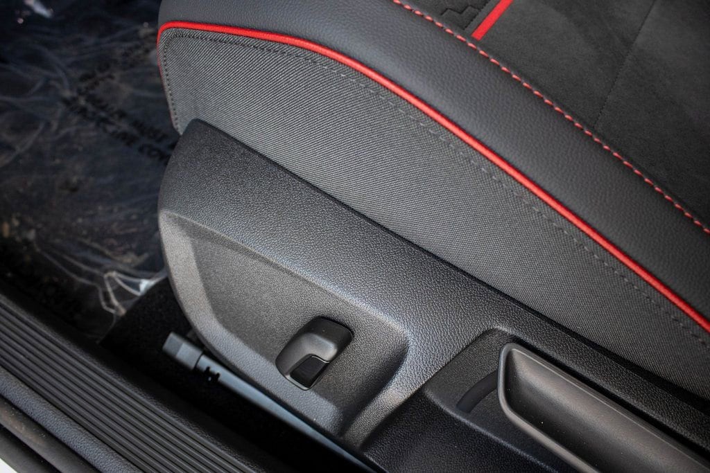 2025 Volkswagen Golf GTI SE - Photo 31