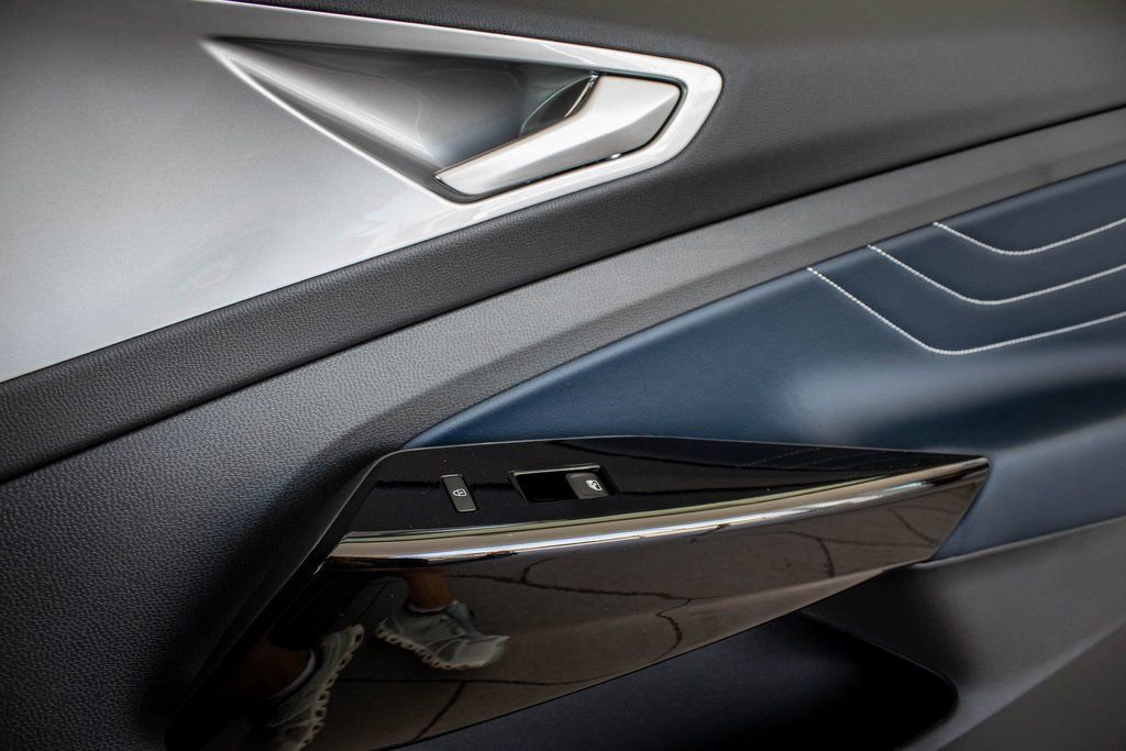 2025 Volkswagen ID.4 PRO S PLUS - Photo 44