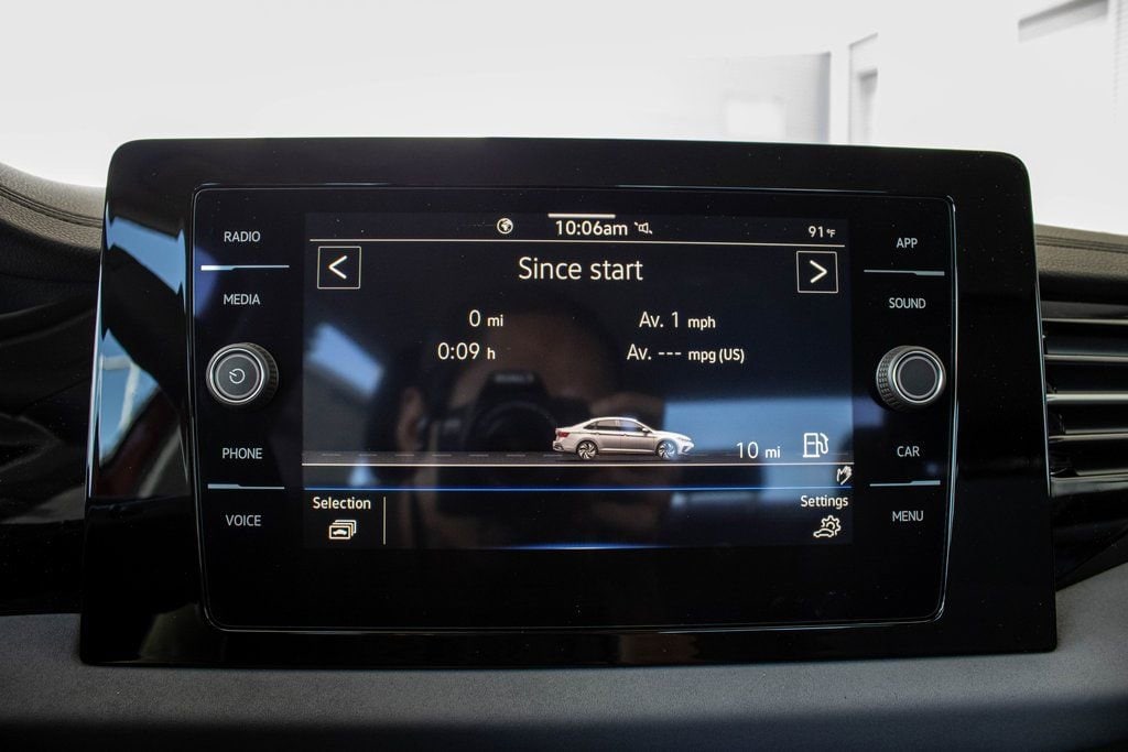 2025 Volkswagen Jetta SE - Photo 40