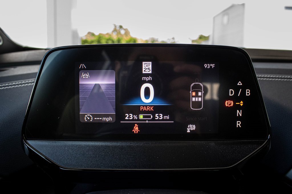 2025 Volkswagen ID.4 Pro Plus photo 3