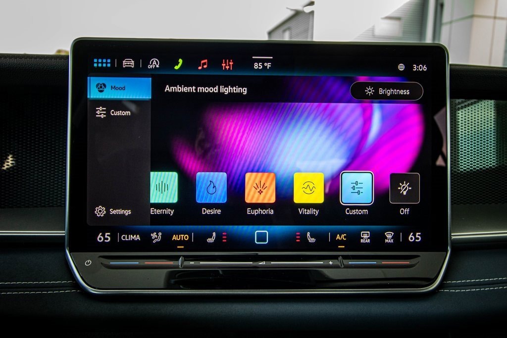 New 2026 Volkswagen Tiguan SE SUV