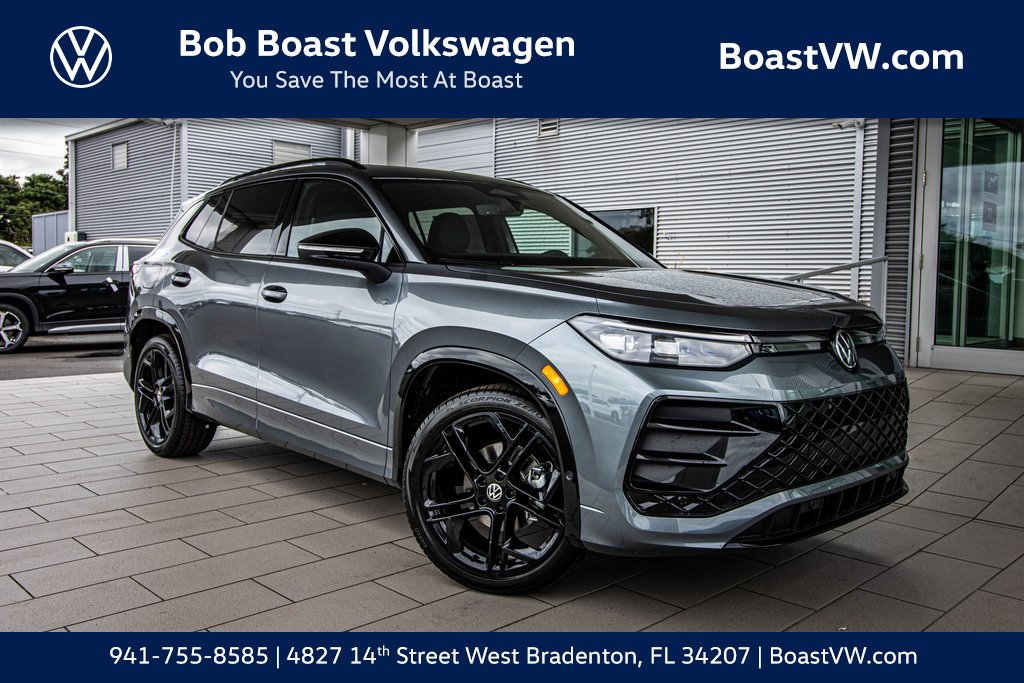 2026 Volkswagen Tiguan SE R-LINE BLACK's photo
