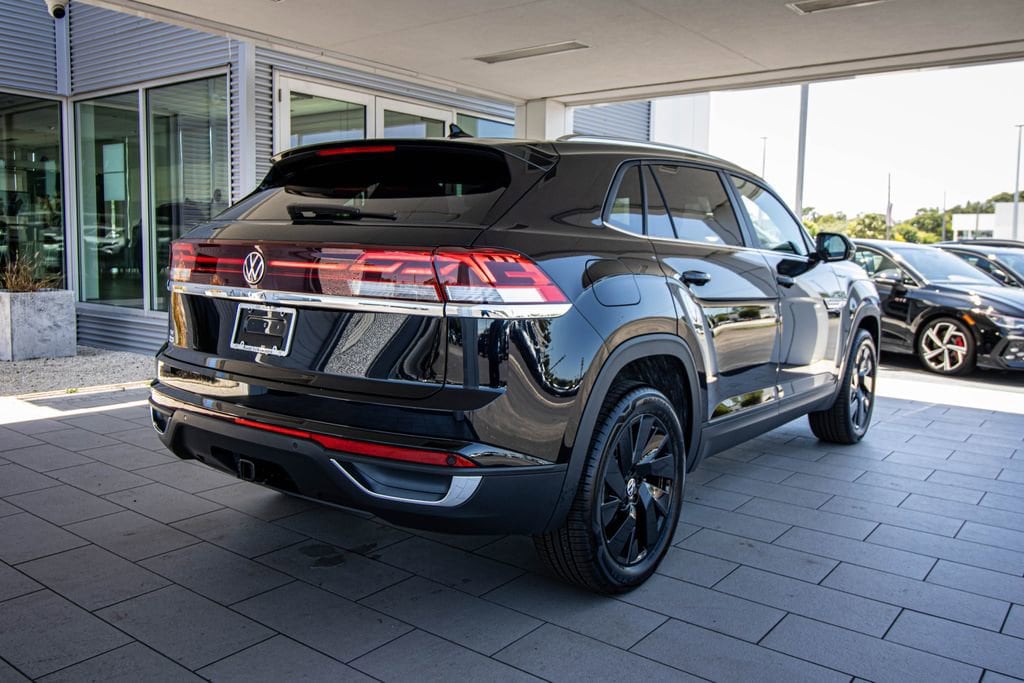 New 2026 Volkswagen Atlas Cross Sport 2.0T SE w/Technology SUV