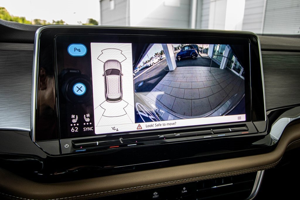 Certified 2024 Volkswagen Atlas Cross Sport 2.0T SE w/Technology SUV