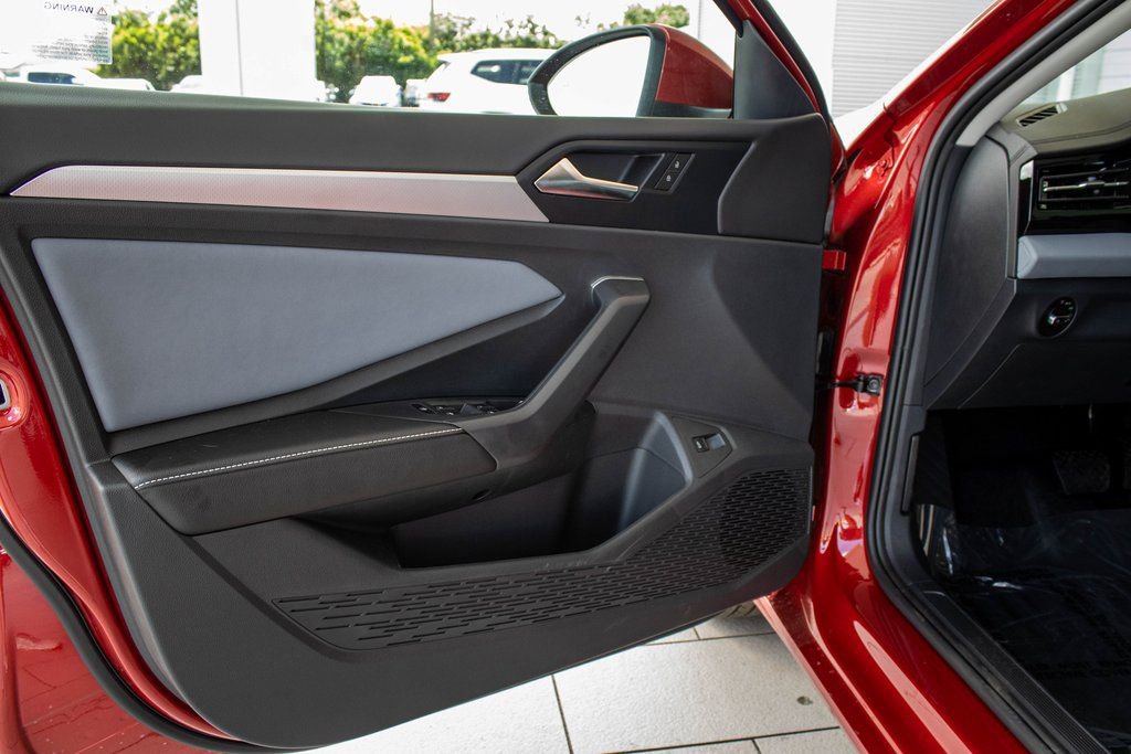 2025 Volkswagen Jetta SE - Photo 25