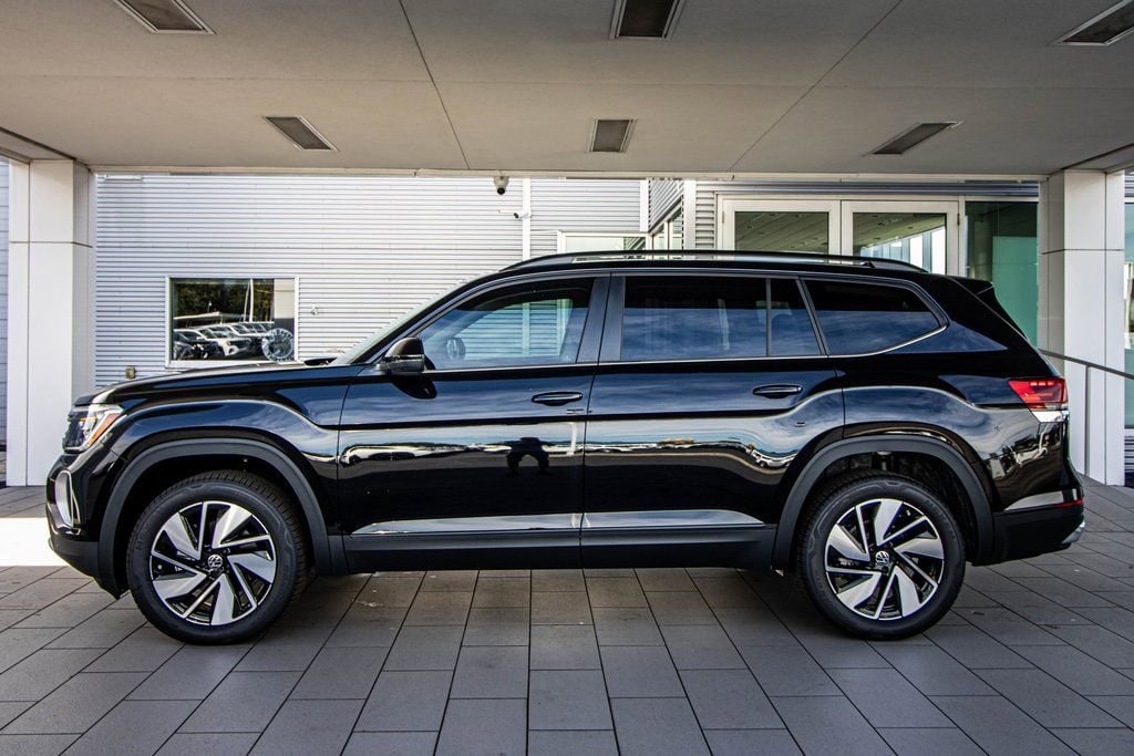 2026 Volkswagen Atlas SE w/Tech - Photo 12