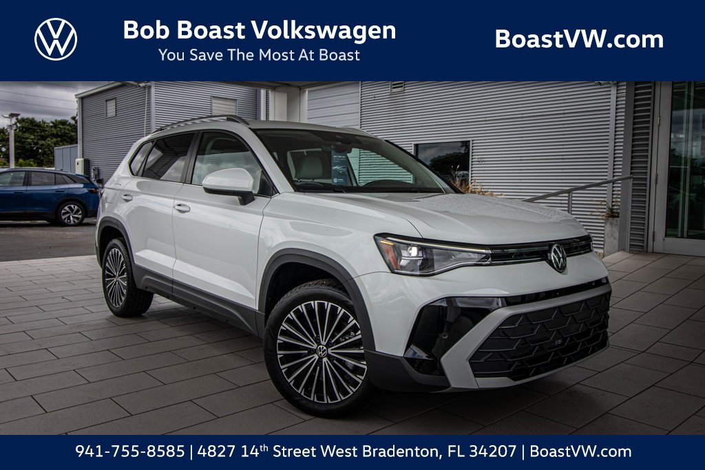2025 Volkswagen Taos SE's photo