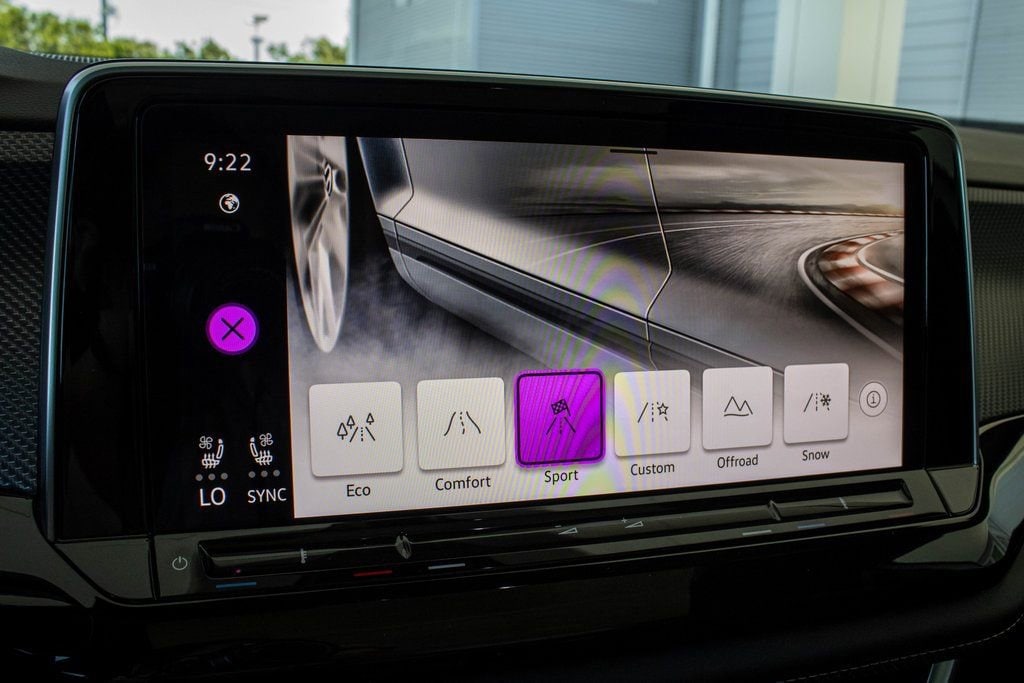 2025 Volkswagen Atlas Cross Sport SEL R-LINE - Photo 6