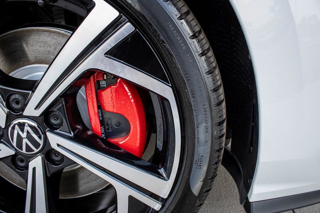 2025 Volkswagen Golf GTI SE - Photo 23