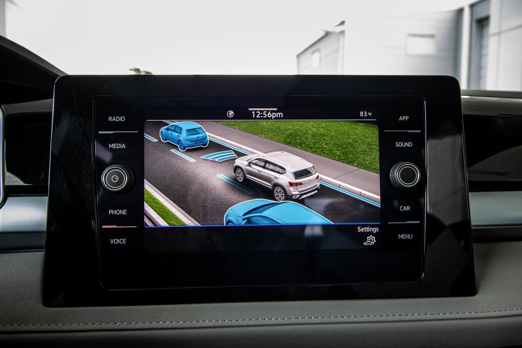2025 Volkswagen Taos SE photo 4