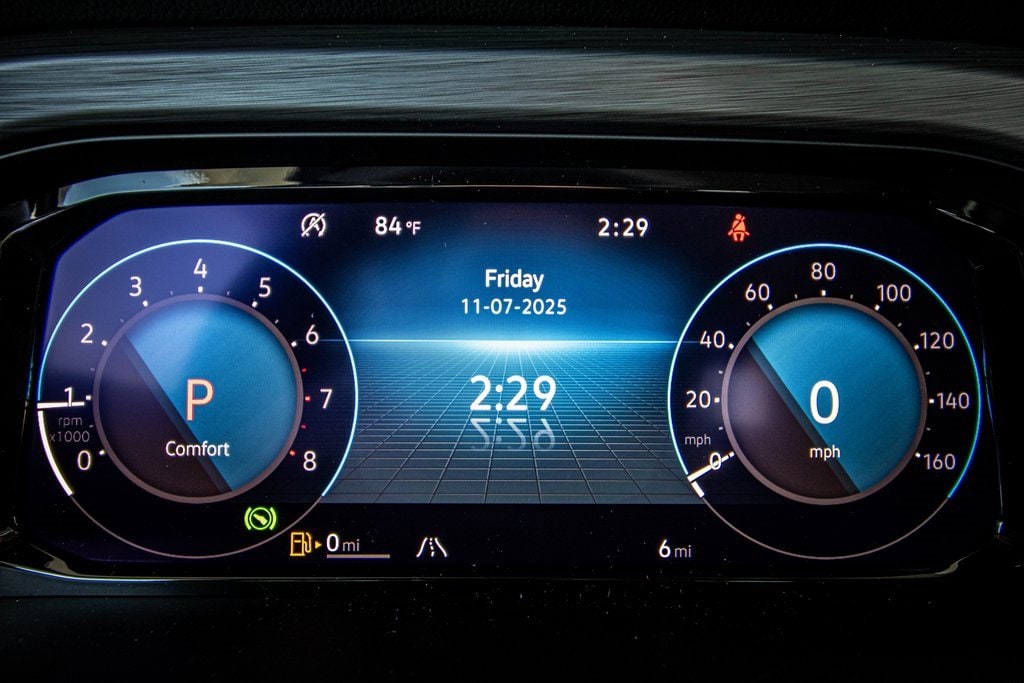 New 2026 Volkswagen Atlas Cross Sport 2.0T SE w/Technology SUV