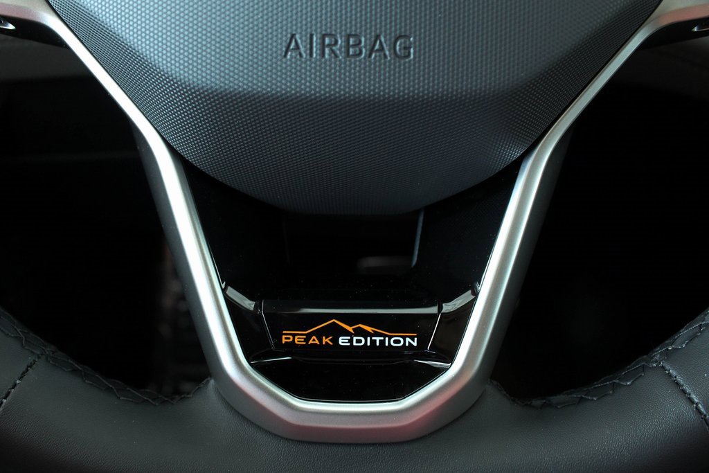 2025 Volkswagen Atlas Peak Edition SE photo 4