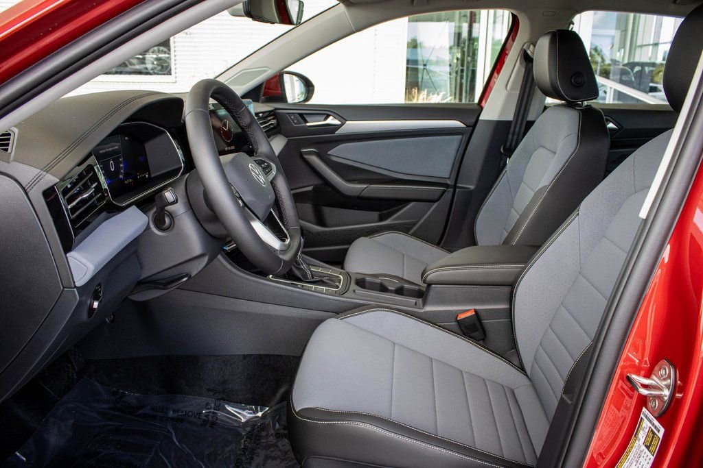 2025 Volkswagen Jetta SE - Photo 28