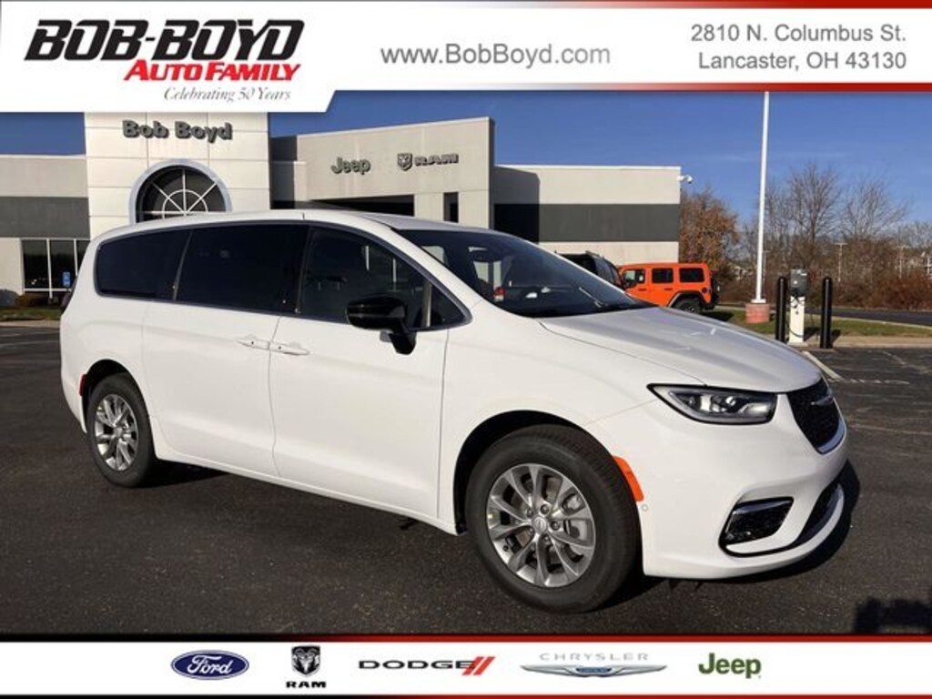 New 2026 Chrysler Pacifica Select Van Passenger Van