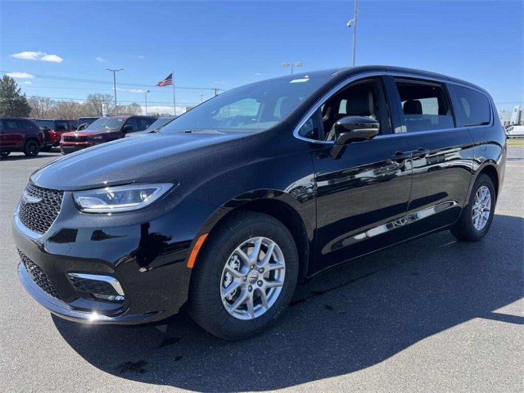 New 2025 Chrysler Pacifica Select Van Passenger Van