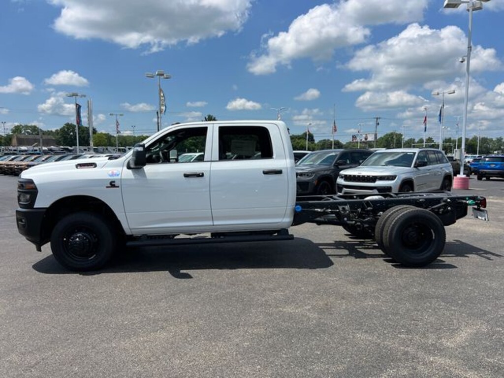 New 2026 Ram 3500 Chassis Cab Tradesman/Big Horn Truck Crew Cab
