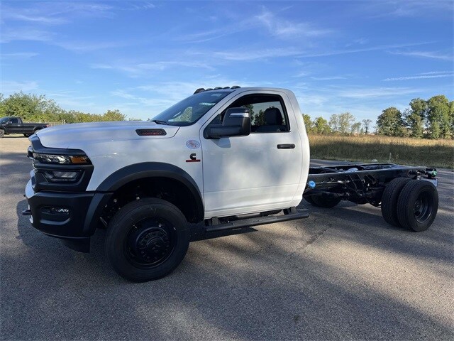 2026 Ram 5500 Tradesman photo 3