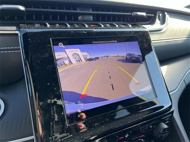 2025 Jeep Grand Cherokee Laredo photo 2