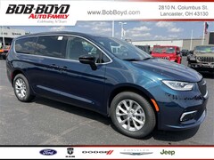 2025 Chrysler Pacifica Select Van Passenger Van