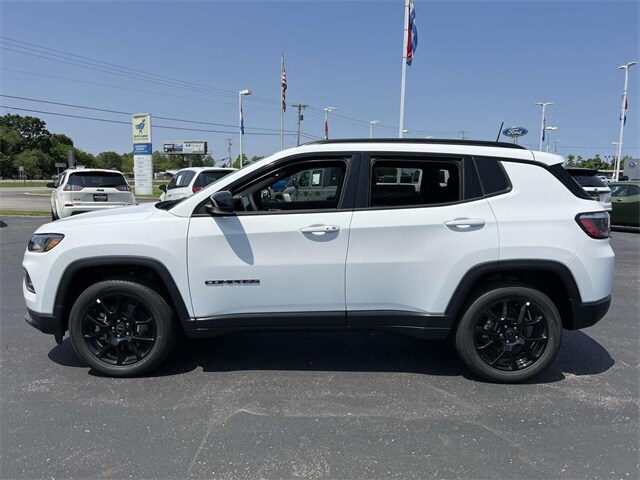 2025 Jeep Compass Latitude photo 4