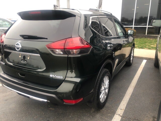 2020 Nissan Rogue SV AWD photo 2