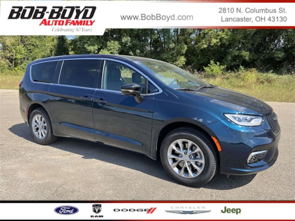New 2025 Chrysler Pacifica Select Van Passenger Van