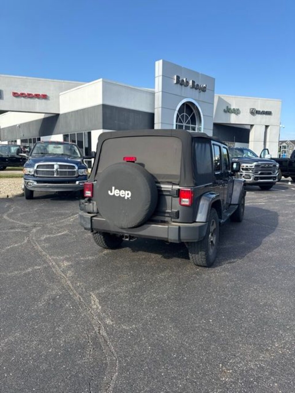 Used 2017 Jeep Wrangler Unlimited Sahara SUV