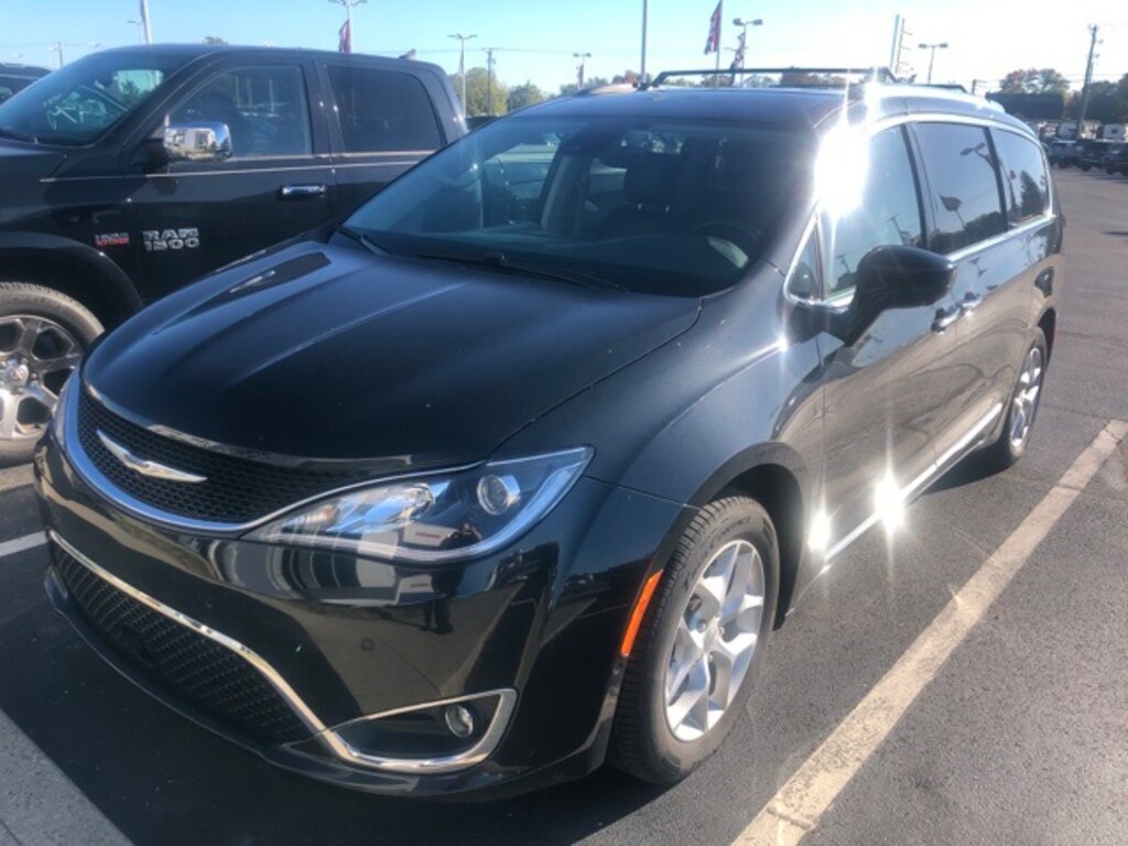 Used 2019 Chrysler Pacifica Touring L Plus Minivan/Van