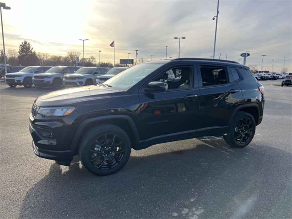 Used 2022 Jeep Compass Altitude SUV