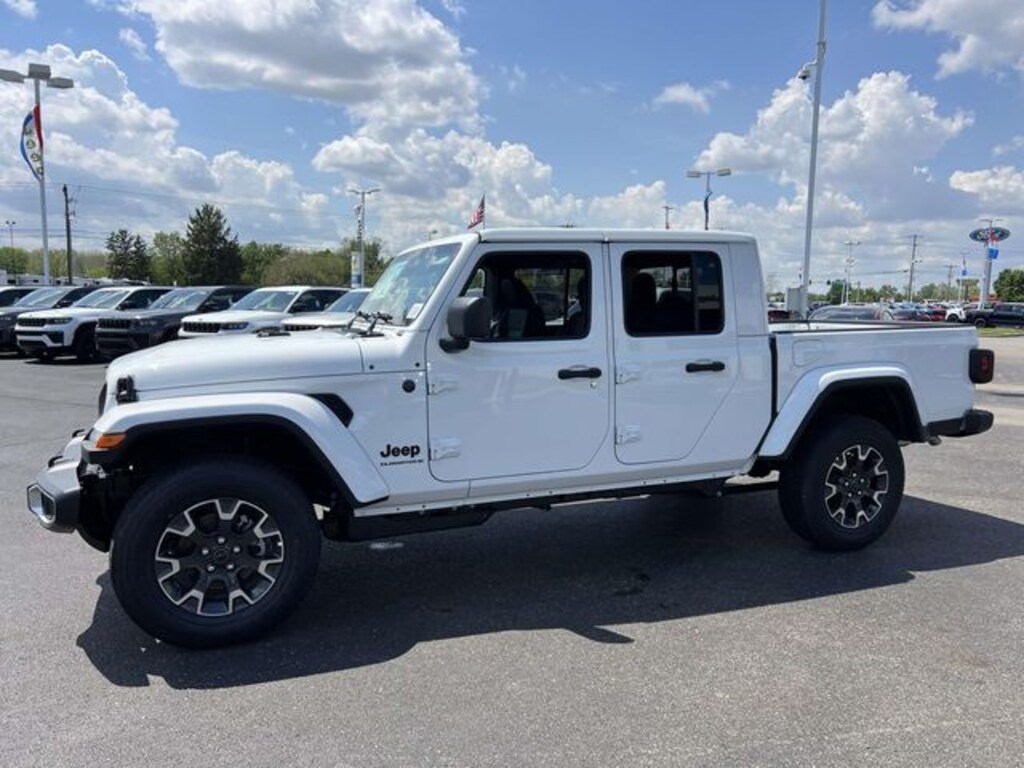 New 2026 Jeep Gladiator Sport Truck Crew Cab