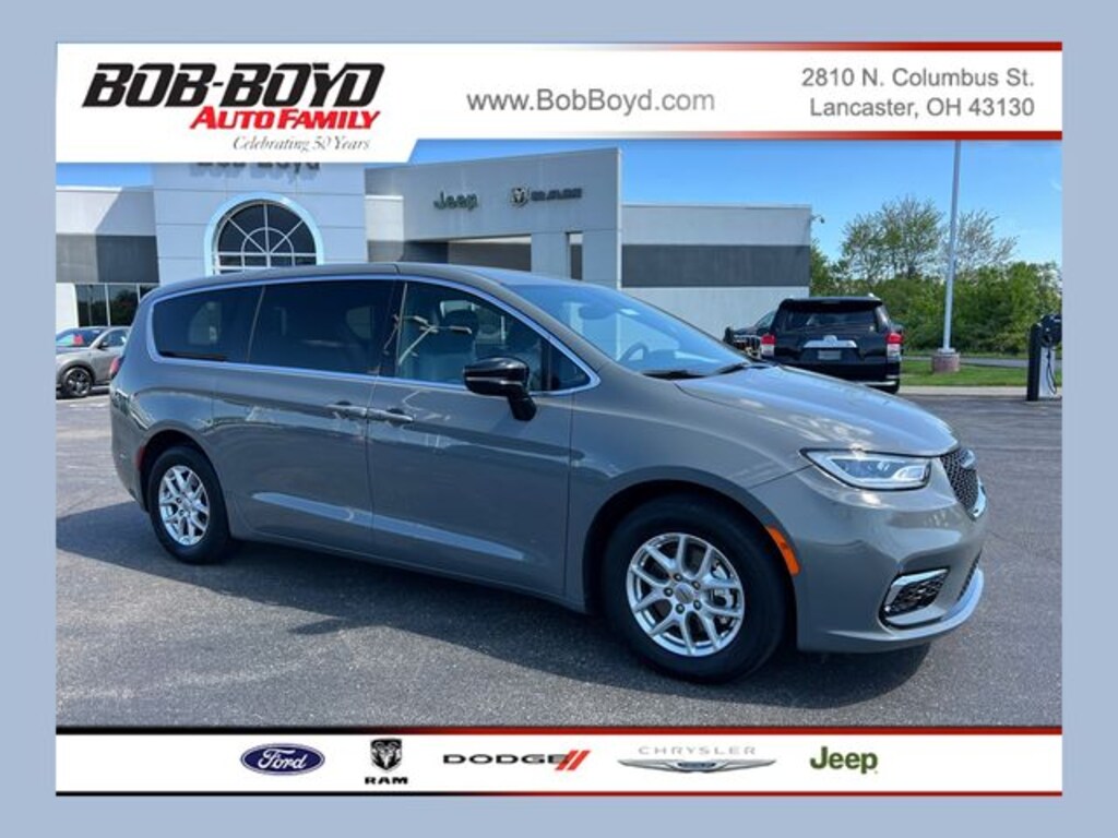 Used 2025 Chrysler Pacifica Select Minivan/Van