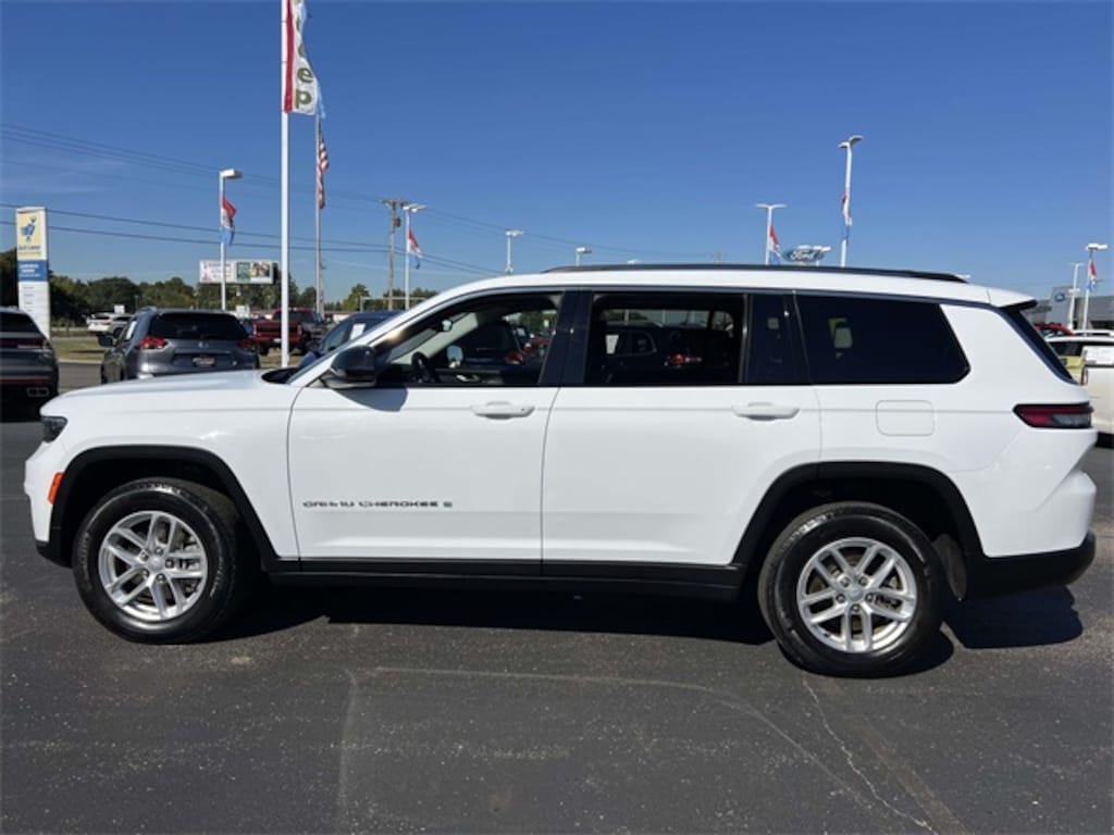 Used 2023 Jeep Grand Cherokee L Laredo SUV