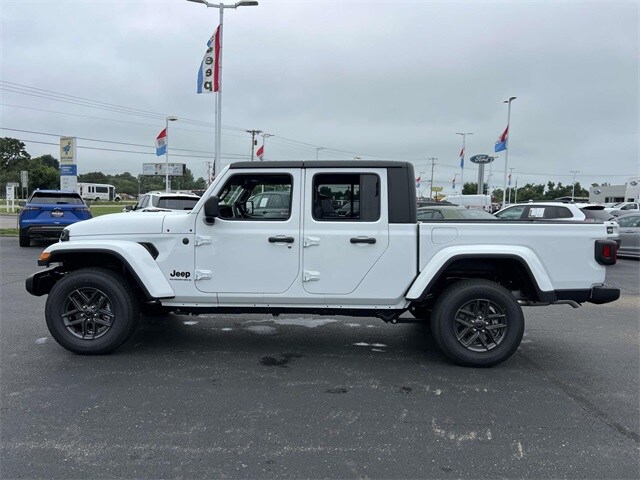 2025 Jeep Gladiator Sport S photo 4