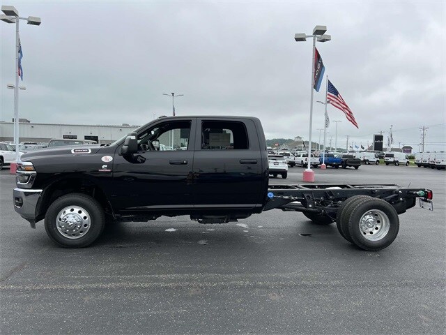 2025 Ram 3500 Tradesman Big Horn photo 4