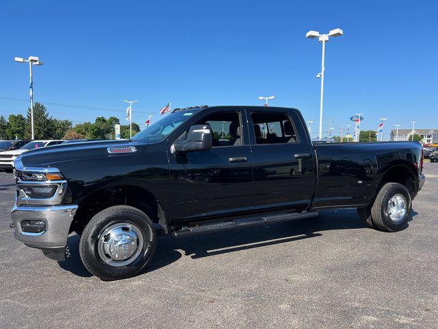 2026 RAM 3500 Tradesman - Photo 3