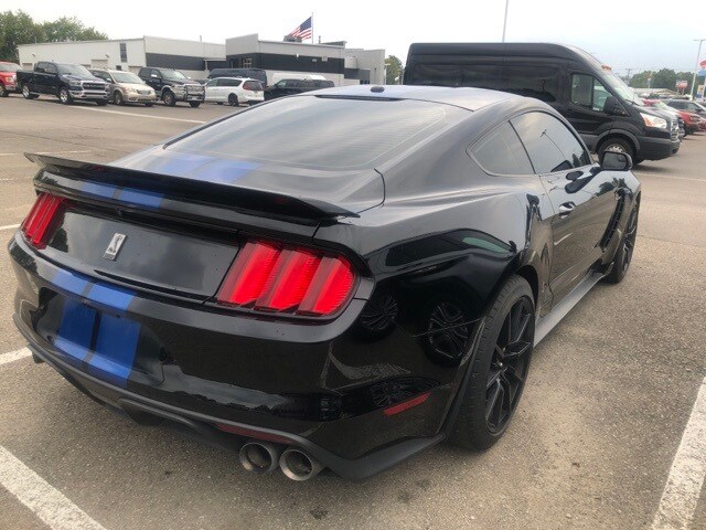 2017 Ford Mustang Shelby GT350 photo 3
